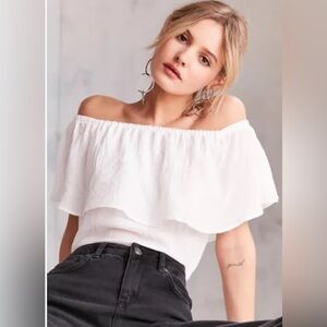 Elegant Cream Off-Shoulder top by Kimchi Blue (Urban Outfitters) XS